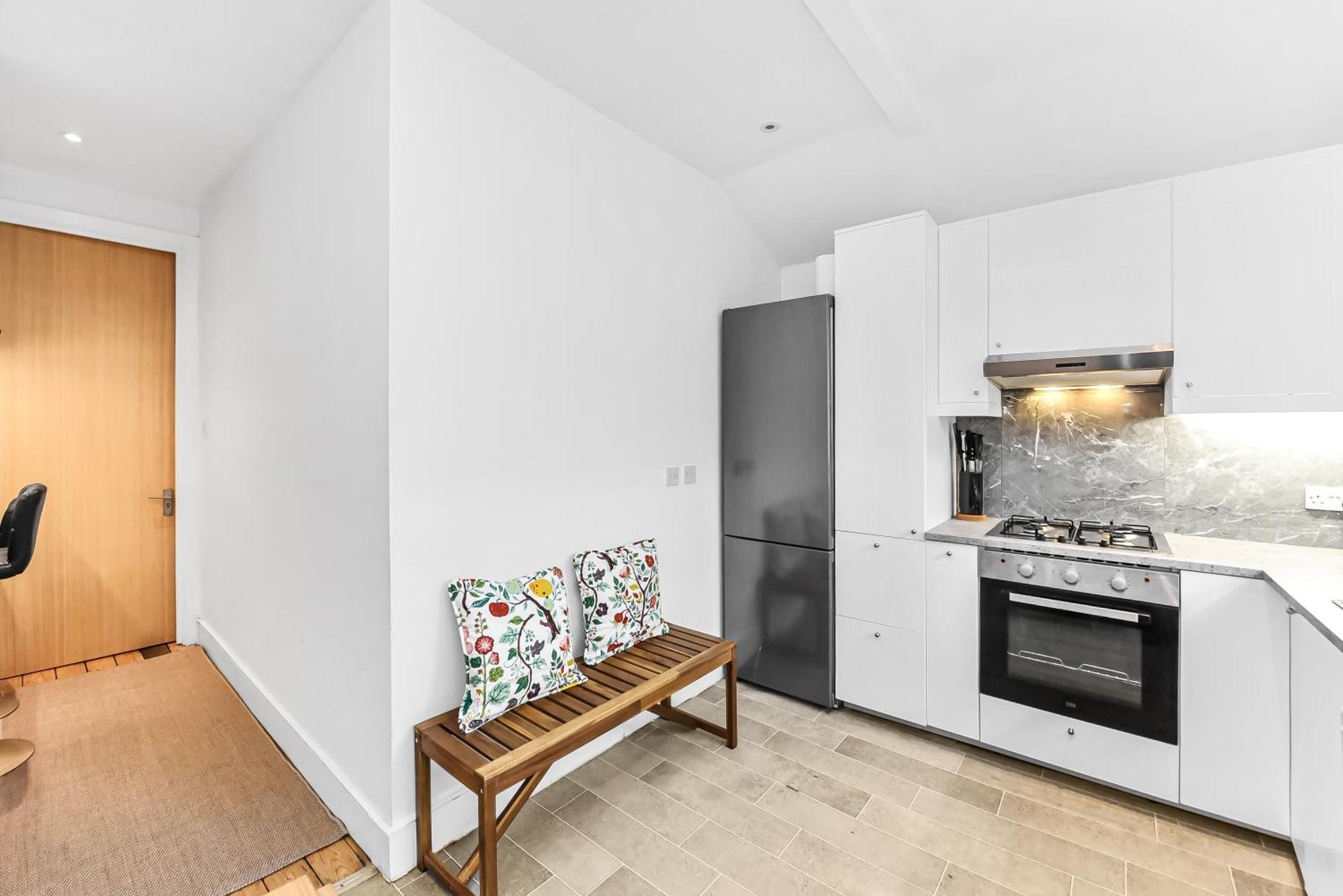 Groves 4 Bedroom, Shepherds Bush ロンドン エクステリア 写真